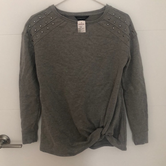 Studded Shoulder Knotted Top NWT - Picture 1 of 3